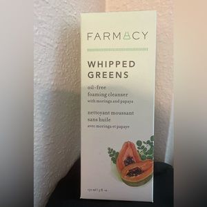 Farmacy Whipped Greens Foaming Cleanser - White and Green